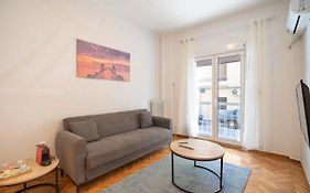 2 Bedroom Apartment Close To Acropolis